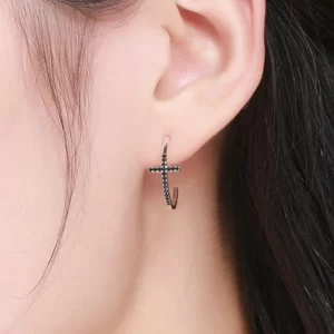 gothic zwart kruis oorbellen