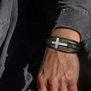 zwarte lederen christelijke kruis armband